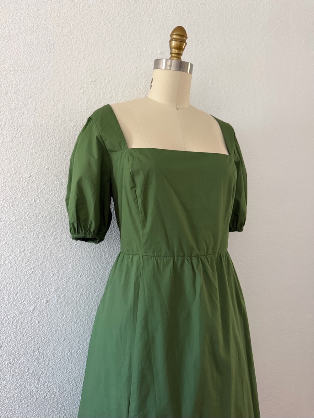 Olive Green Puff-Sleeve Midi Dress - Picture 7 of 8